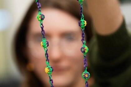 Biodegradable_Mardi_Gras_Beads_07068