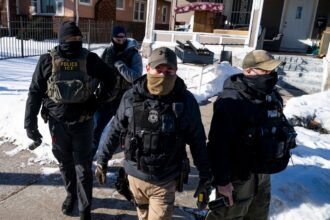 Federal-Agents-Descend-On-Minneapolis-For-Immigration-Enforcement-Operations-nzwyj0rg