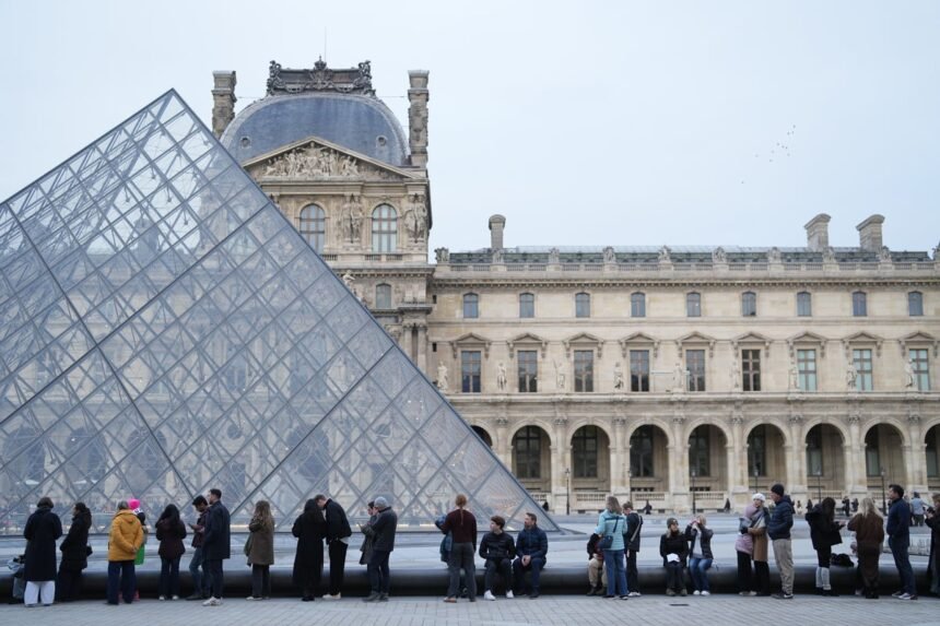 France_Louvre_Tickets_68730-1