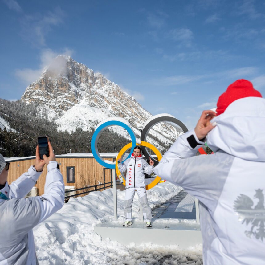 INT-POPE-SPORTS-02-tgqv-mediumSquareAt3X