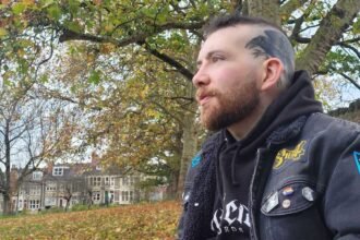 Patrick-Darling-performs-again-67vueefh