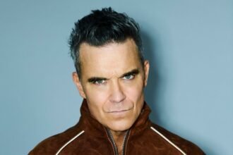Robbie-Williams-Credit-Jason-Hetherington