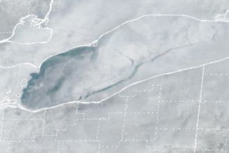 Satellite-image-shows-massive-crack-in-the-ice-on-Lake-Erie