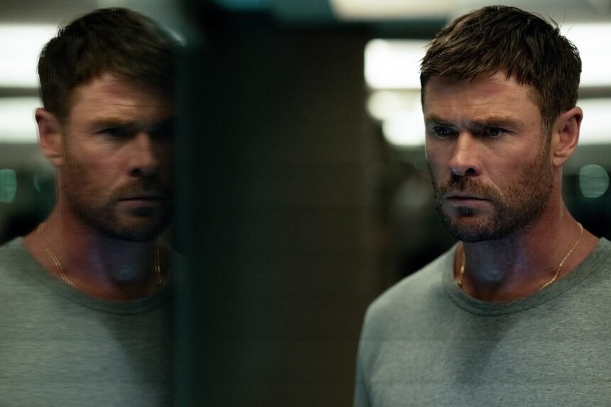 crime-101-Chris-Hemsworth-stars-as-Davis-in-CRIME-101-Photo-Credit-Dean-Rogers_rgb-1