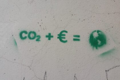 photo-1525212746907-ff35fbdef9ec