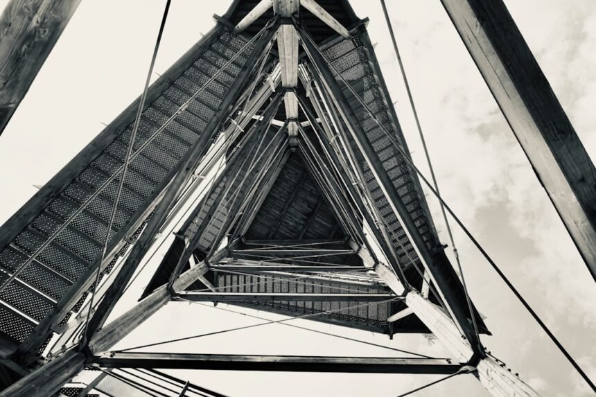 photo-1558680174-d53085322f0d