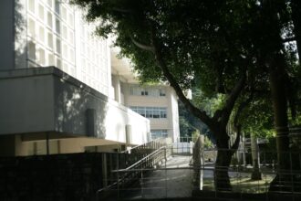 photo-1574680274065-c6f75118a0ae