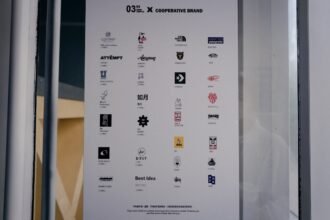 photo-1590494162566-ed7bd874ed33