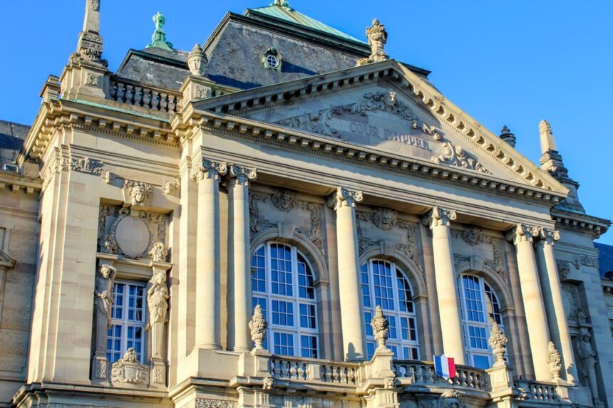 photo-1595880961482-c68f6456a921-2