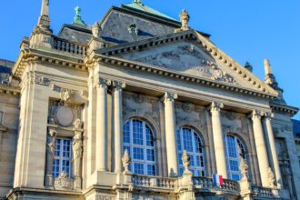 photo-1595880961482-c68f6456a921-4