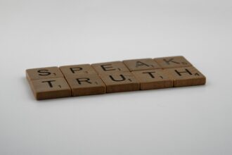 photo-1606823616145-4329a68b8bb3