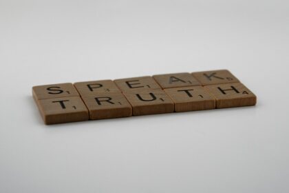 photo-1606823616145-4329a68b8bb3