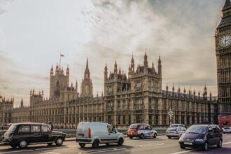 photo-1611920371633-9ca30614d499