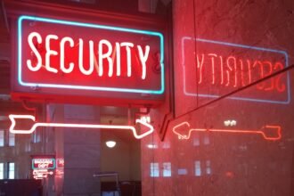 photo-1639503547276-90230c4a4198