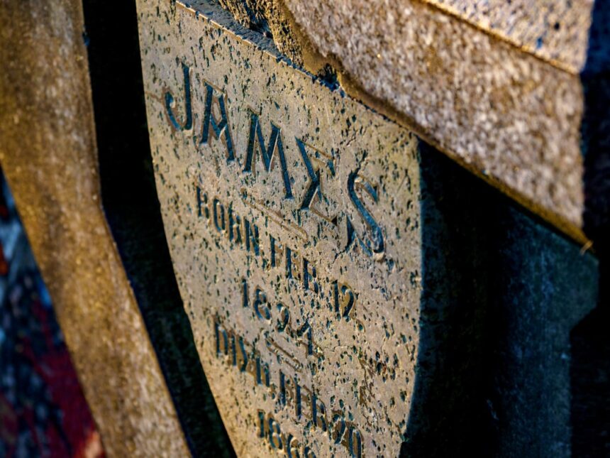 photo-1644570429653-2fb687463699