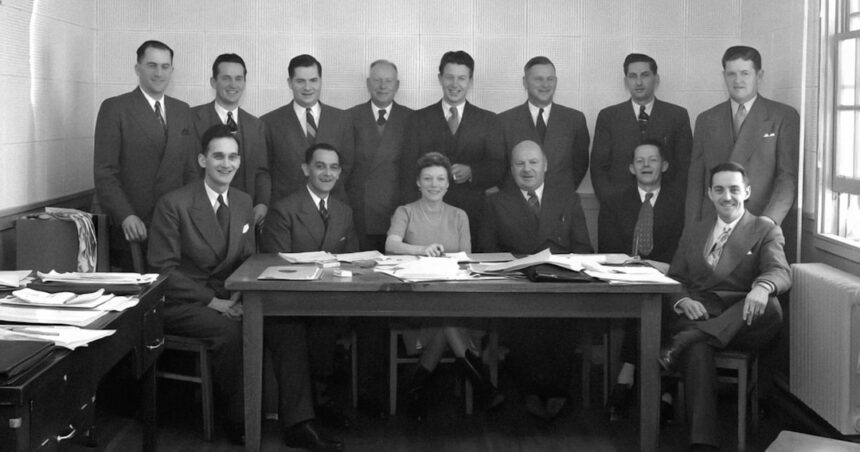 photo-1679086952106-8d21924e56c8-1