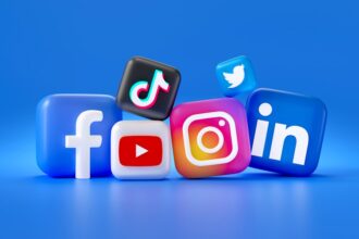 photo-1683721003111-070bcc053d8b