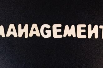 photo-1696041761374-6cfa63afe0b1