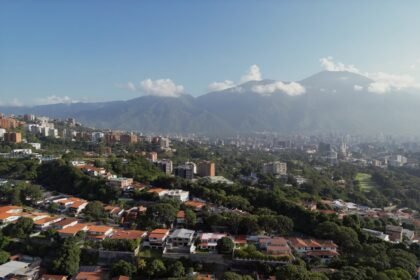 photo-1724711603891-ca4557b9f40f