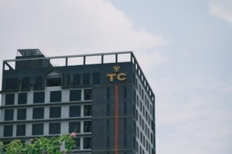 photo-1745243136447-e16e815d4a65