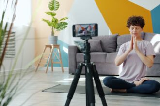 photo-1758599880949-d5adb1fcc868