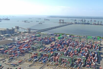 photo-1759272840712-c7e5ea852367