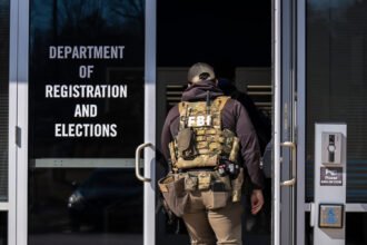 pol-fulton-kwgf-mediumSquareAt3X