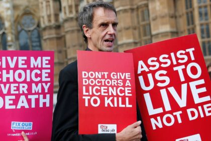 skynews-assisted-dying-campaigners_7149388