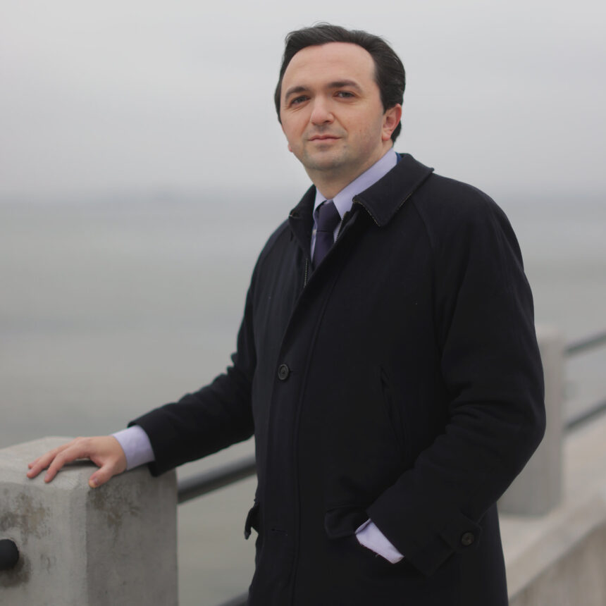 00DC-PARDON-ARREST-topart-bwtk-mediumSquareAt3X-3