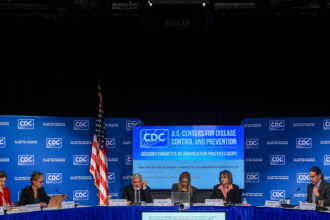 00HS-vaccines-01-kwqb-mediumSquareAt3X