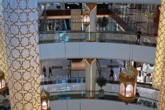 00biz-iran-dubai-luxury-qwpt-mediumSquareAt3X-1