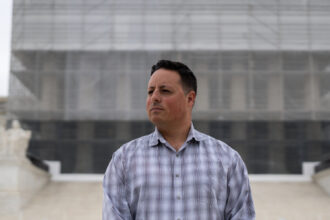 00dc-scotus-preacher-photo-vcmf-mediumSquareAt3X