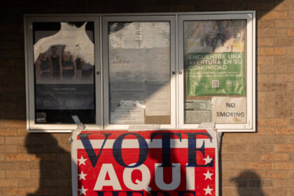 03pol-texas-runoff-top-zvtq-mediumSquareAt3X