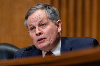 04pol-daines-retire1-mediumSquareAt3X-3