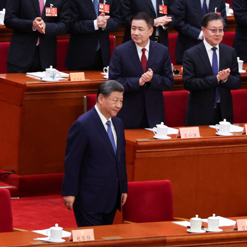 05biz-china-econ-01-ztvm-mediumSquareAt3X-3