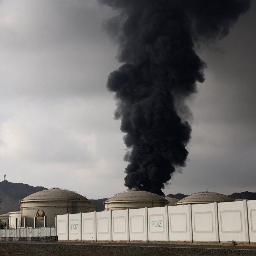 05biz-iran-oil-econ-hkzl-mediumSquareAt3X-3