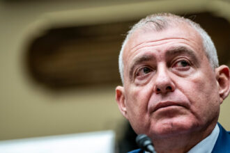 05nat-florida-parnas-mqhc-mediumSquareAt3X