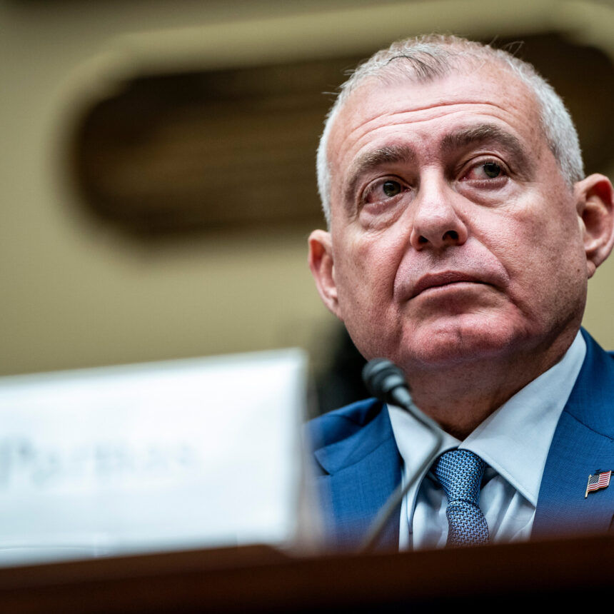 05nat-florida-parnas-mqhc-mediumSquareAt3X