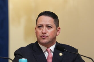 05trump-news-gonzales-topart-qhbf-mediumSquareAt3X