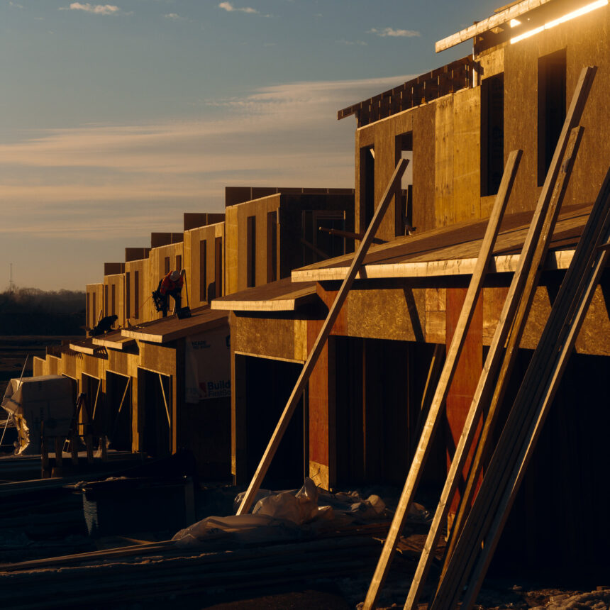 06biz-econ-data-1-bjqv-mediumSquareAt3X