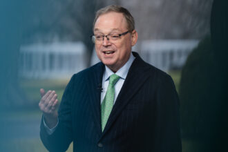 06biz-jobs-report-trump-econ-hassett-ljch-mediumSquareAt3X-2