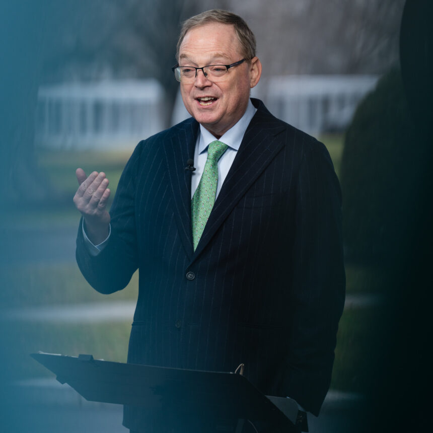 06biz-jobs-report-trump-econ-hassett-ljch-mediumSquareAt3X-7