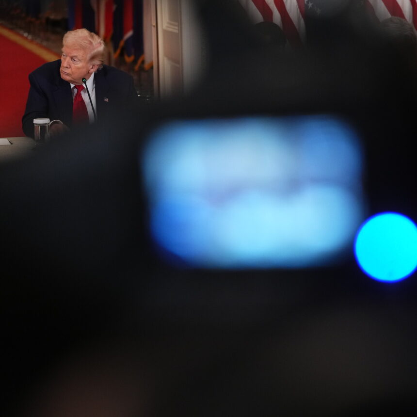 06dc-cyber-qkcj-mediumSquareAt3X-10