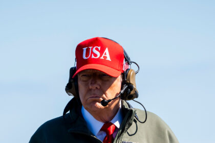 06dc-trump-assess-vlkf-mediumSquareAt3X