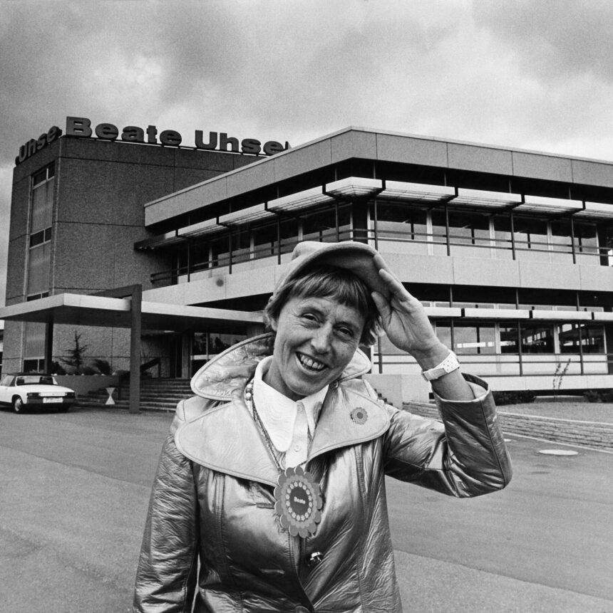 06whm-uhse-obit-mediumSquareAt3X