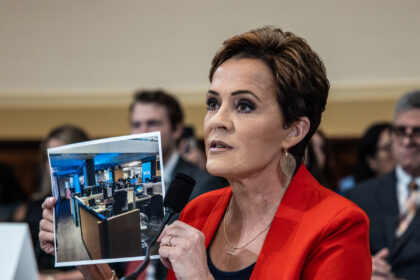 07dc-voa-kmgz-mediumSquareAt3X