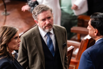 08Pol-Massie-Iran-Primary-wtqj-mediumSquareAt3X-4