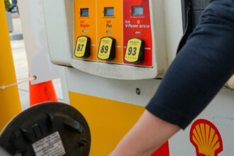 08biz-iran-oil-price-qctl-mediumSquareAt3X-3