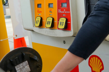 08biz-iran-oil-price-qctl-mediumSquareAt3X-6