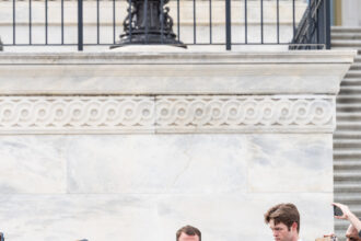 08dc-mullin-twvz-mediumSquareAt3X